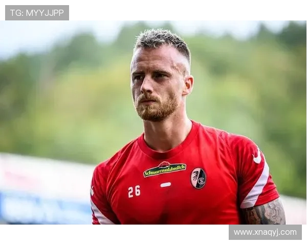 尤尔曼确认蒂尔曼即将复出并强调弗莱肯稳居球队首席门将位置